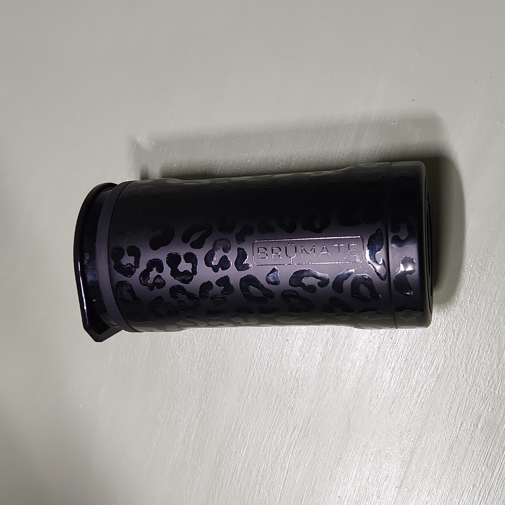 Brumate animal print drin container